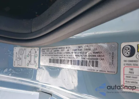 2012 Volkswagen Beetle 2.5L z USA, uszkodzony, nr VIN 3VWJP7AT2CM607517